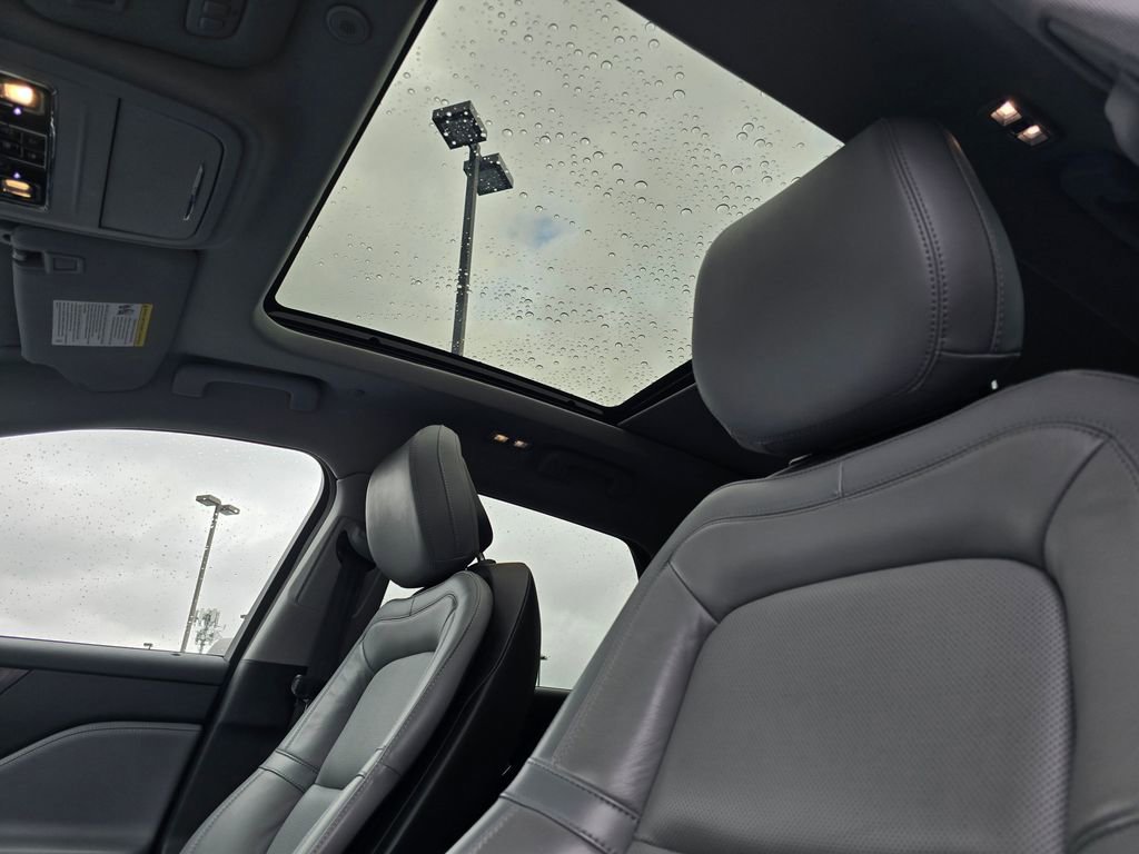 Used 2020 Lincoln Corsair FWD w/ Premium Package image 53