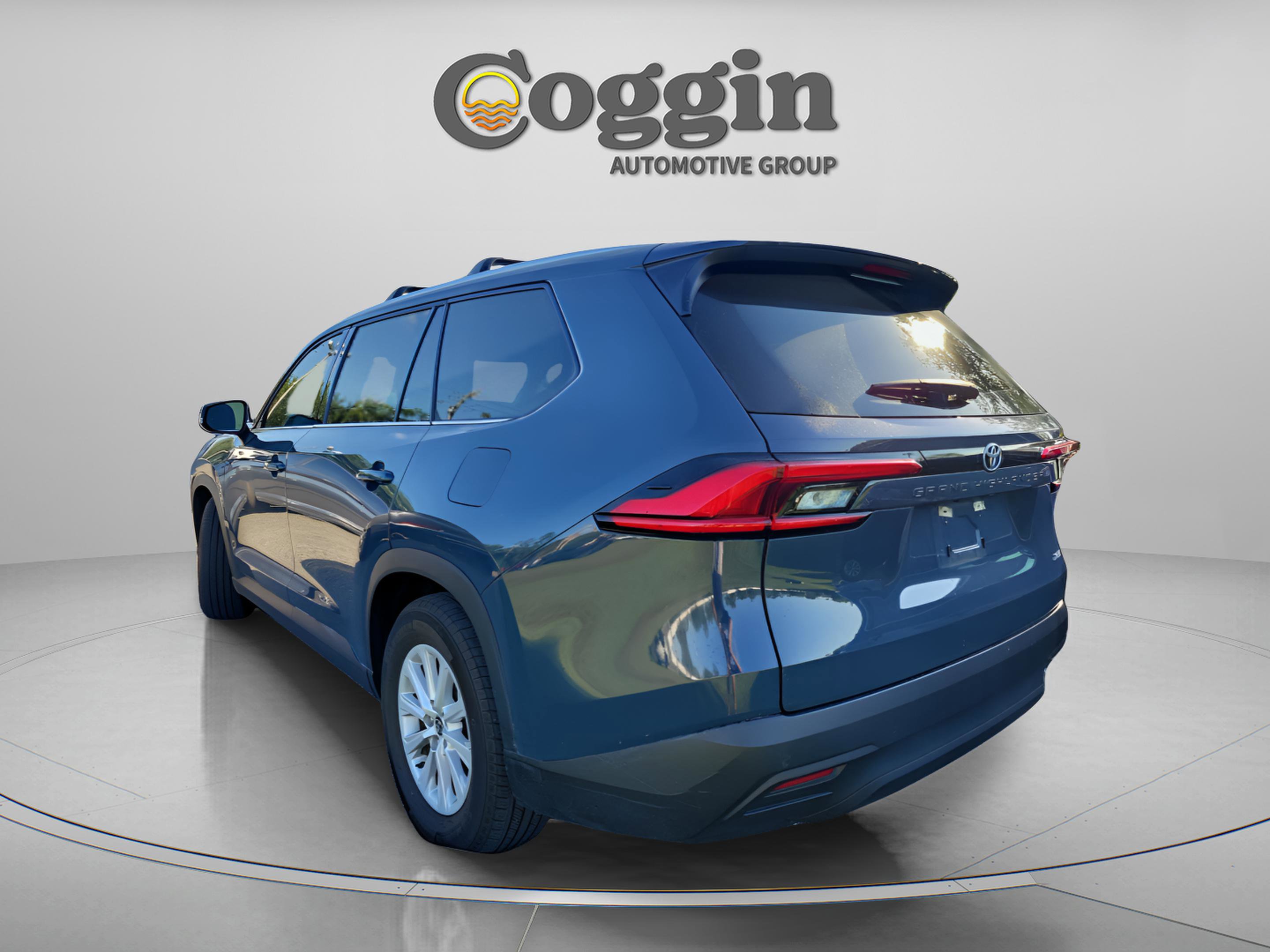 Used 2024 Toyota Grand Highlander FWD image 3