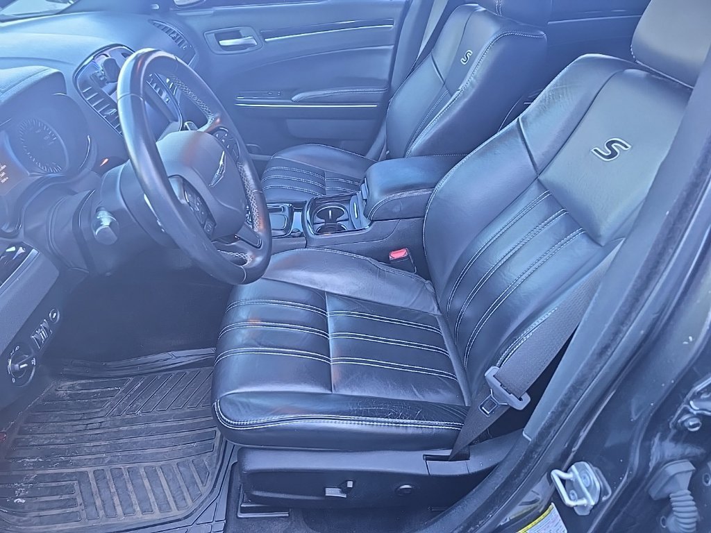 Used 2018 Chrysler 300 S RWD image 5