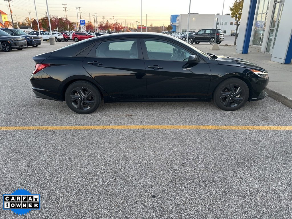 Used 2023 Hyundai Elantra SEL w/ Cargo Package image 4
