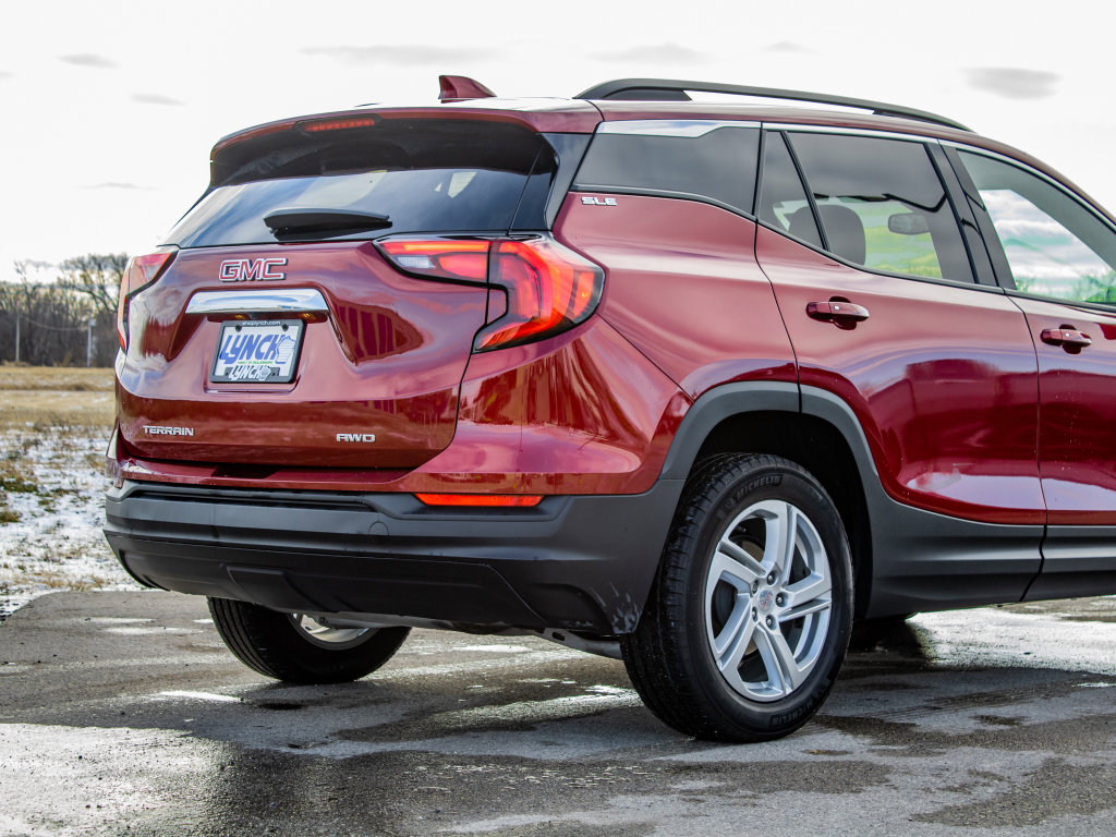 Used 2020 GMC Terrain SLE w/ Driver Convenience Package image 16