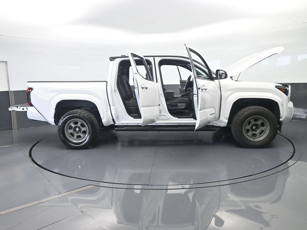 Used 2025 Toyota Tacoma SR5 AWD/4WD image 71