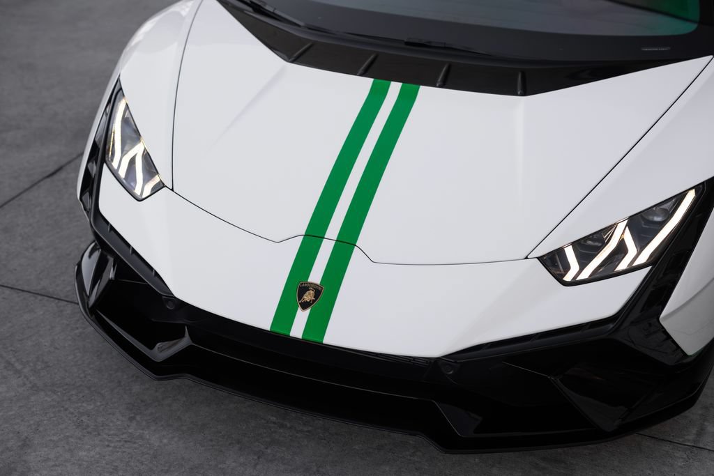 Used 2023 Lamborghini Huracan Tecnica RWD image 22