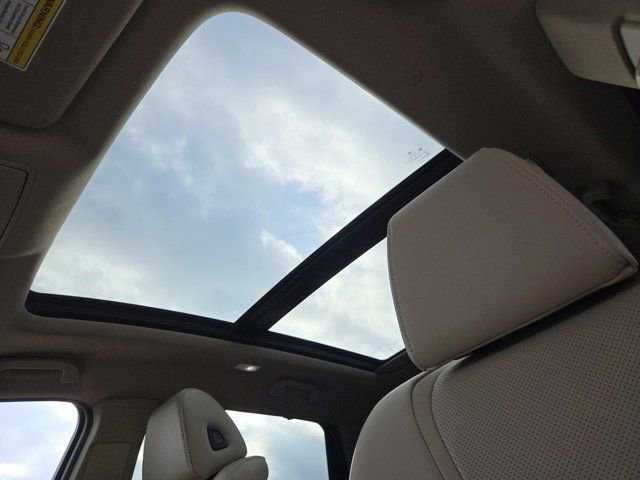 Used 2023 Acura MDX SH-AWD w/ Technology Package image 9