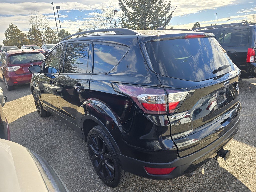 Used 2017 Ford Escape Titanium image 2