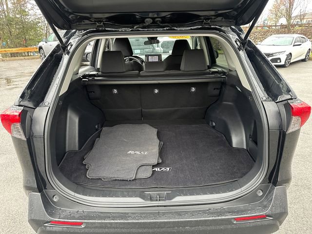 Used 2020 Toyota RAV4 LE w/ Carpet Mat Package image 13