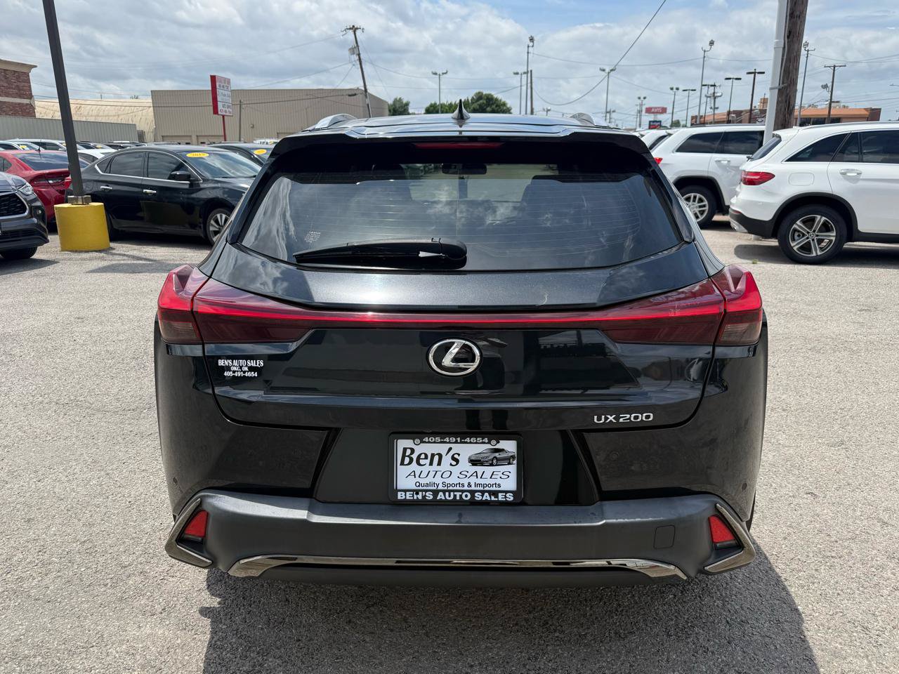 Used 2022 Lexus UX 200 F Sport w/ Accessory Package (Z2) FWD image 7