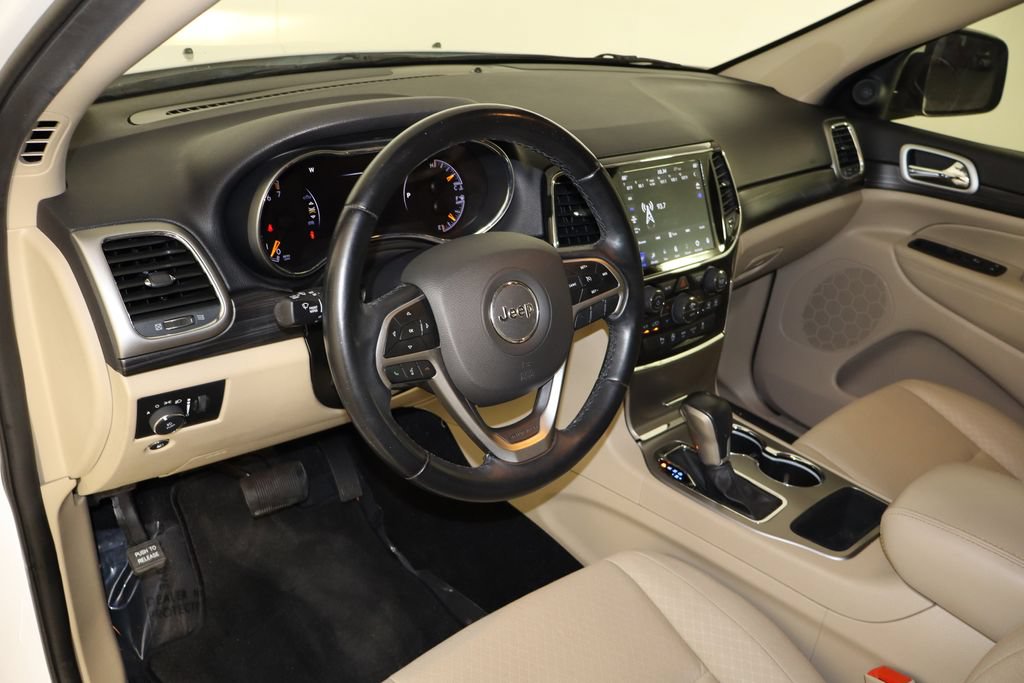 Used 2022 Jeep Grand Cherokee Laredo E RWD image 25