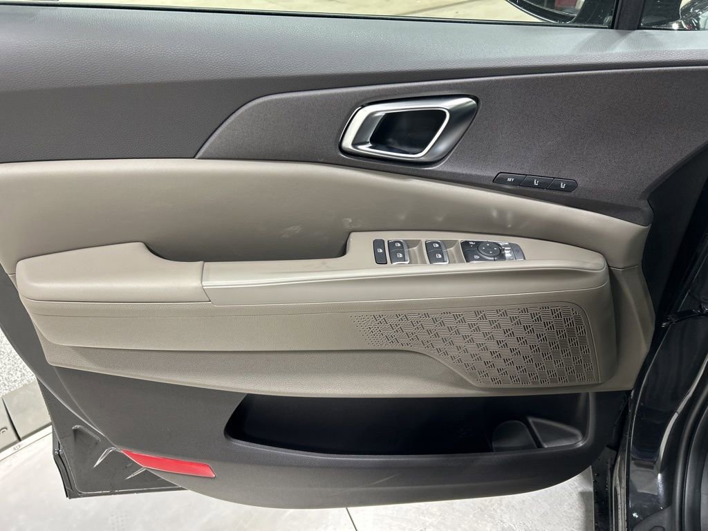 New 2026 Kia Carnival EX image 11