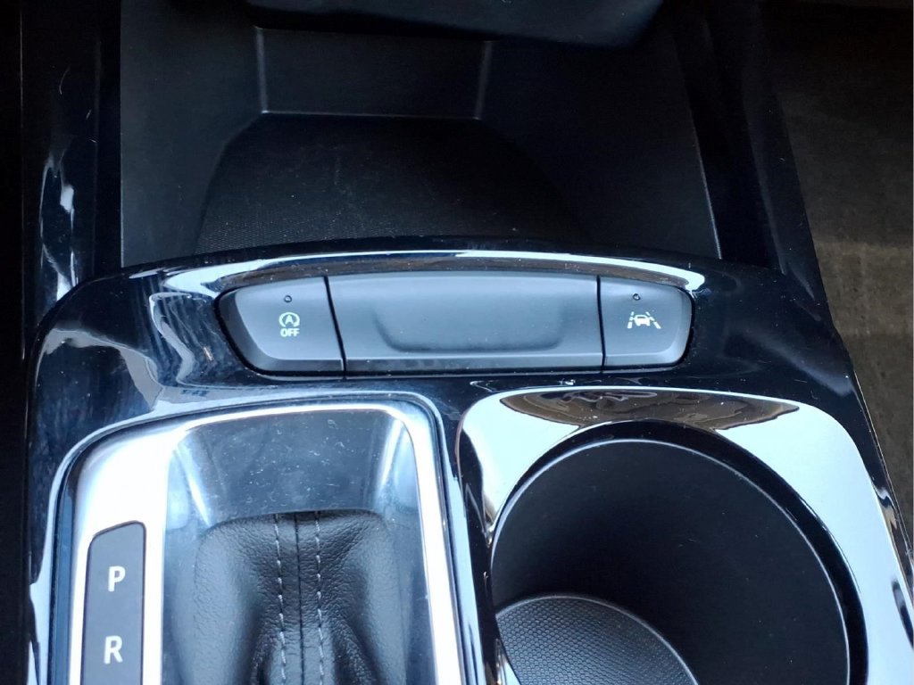 Used 2025 Chevrolet Trax LT w/ LT Convenience Package FWD image 10
