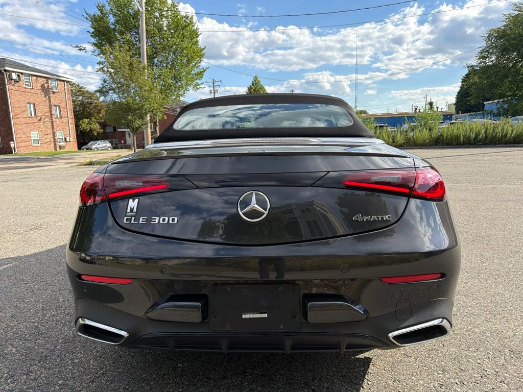 Used 2024 Mercedes-Benz CLE 300 4MATIC Cabriolet image 6