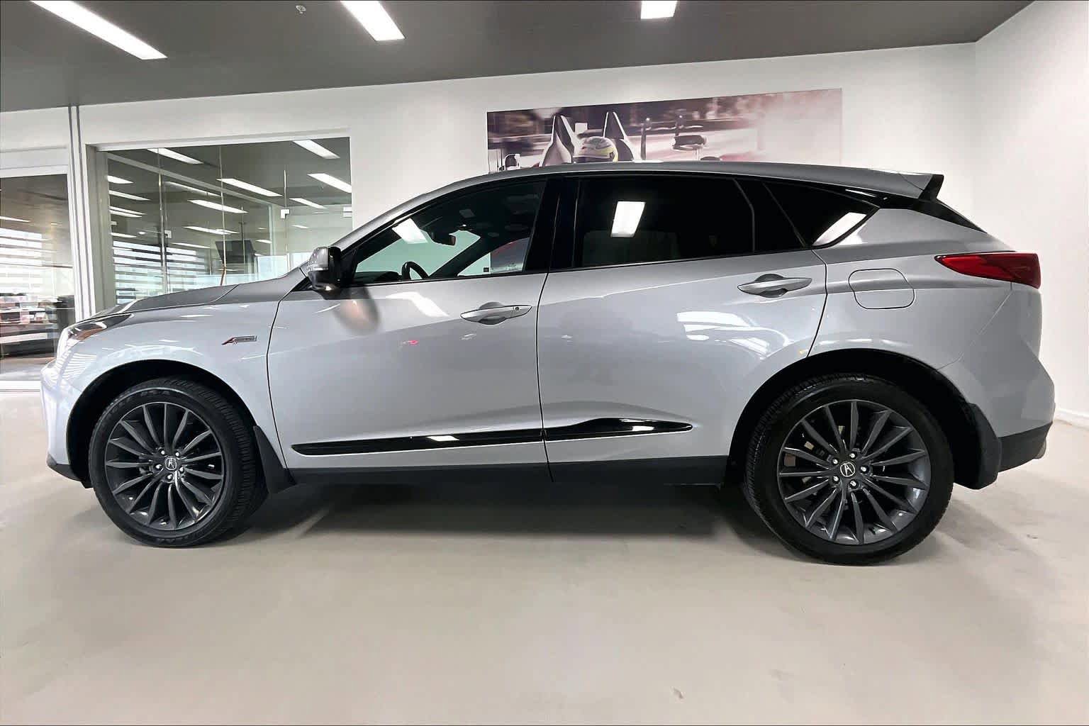 Used 2023 Acura RDX A-Spec image 3