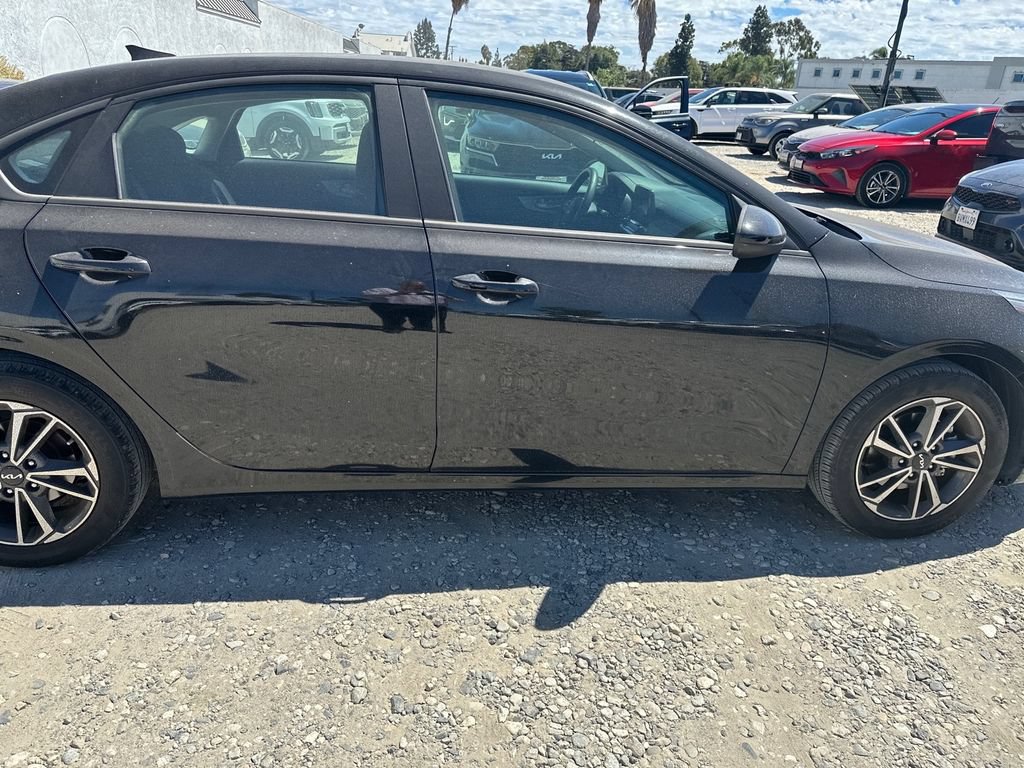 Certified 2022 Kia Forte LXS FWD image 6