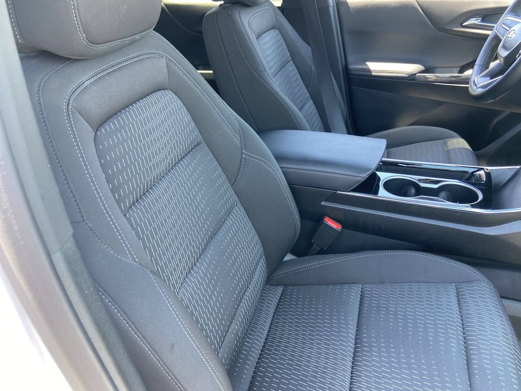 Used 2025 Chevrolet Equinox LT FWD image 24