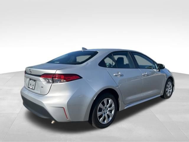 Used 2025 Toyota Corolla LE FWD image 5