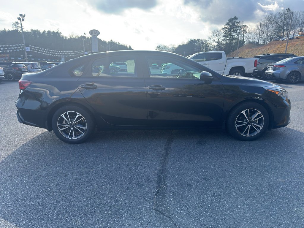 Used 2023 Kia Forte LXS image 4