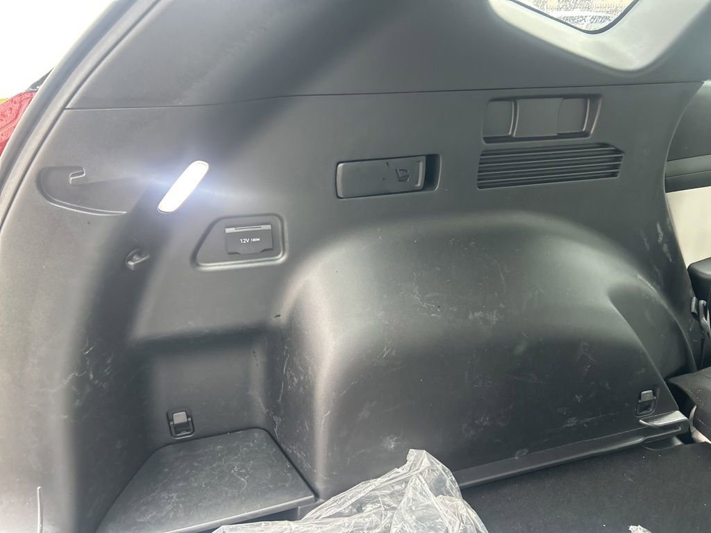 Used 2025 Hyundai Tucson SE image 29