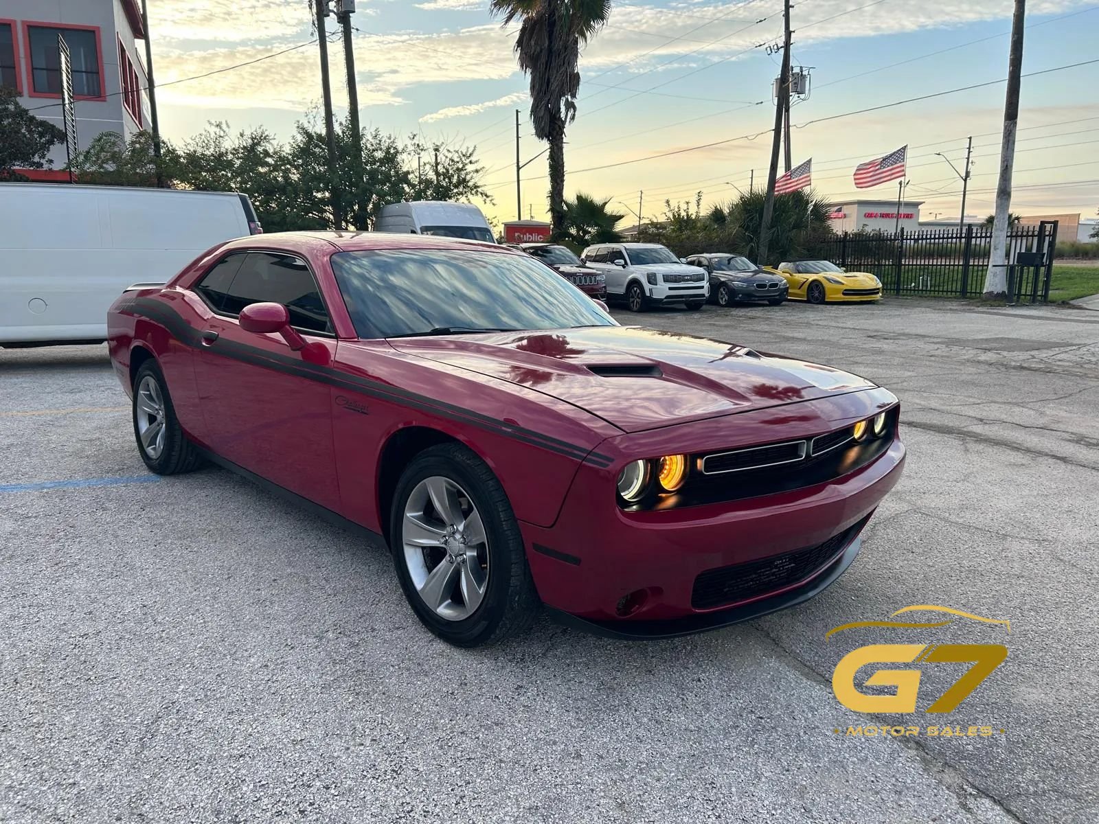 Used 2017 Dodge Challenger SXT RWD image 3