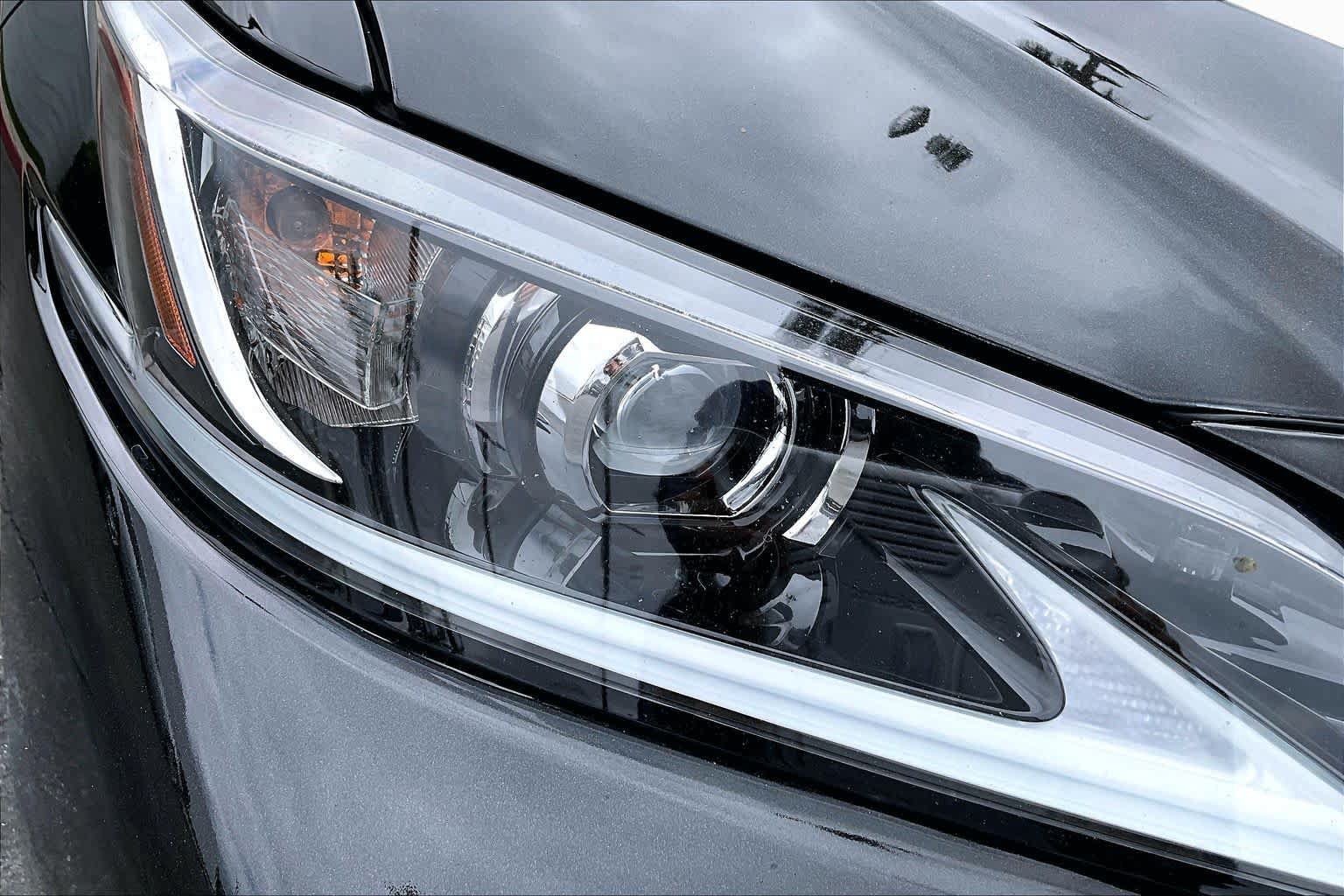 Used 2024 Lexus ES 300h w/ Premium Package FWD image 27