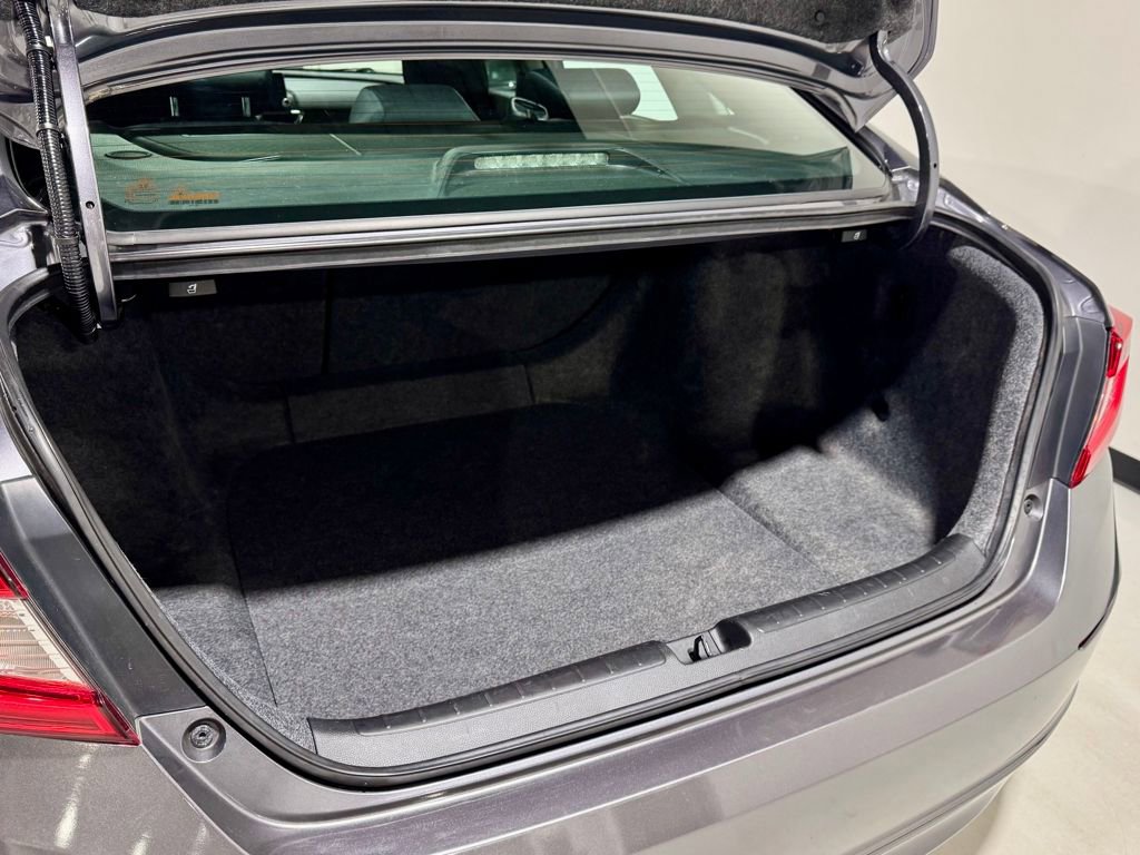 Used 2020 Honda Accord EX image 9