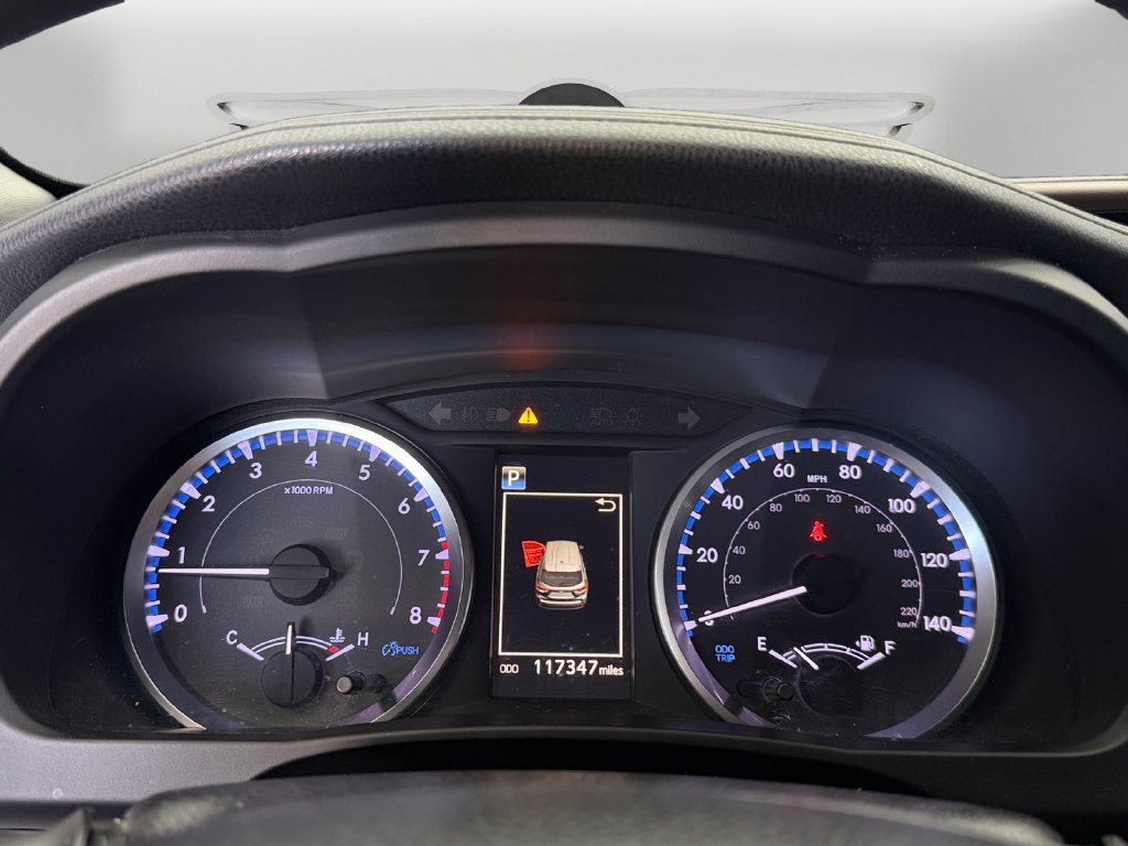 Used 2019 Toyota Highlander LE FWD image 18