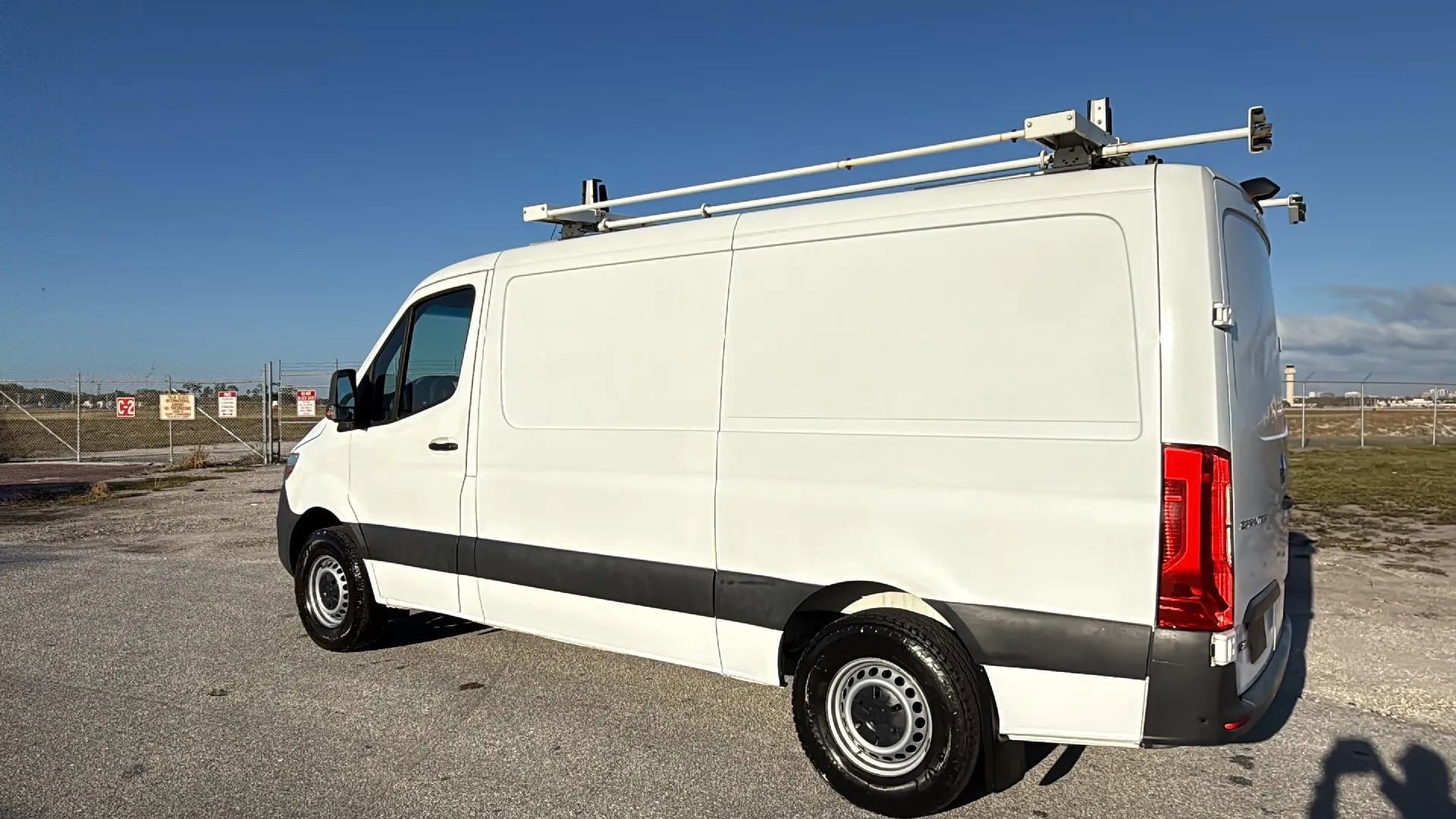 Used 2020 Mercedes-Benz Sprinter 1500 w/ Driver Convenience Package image 4