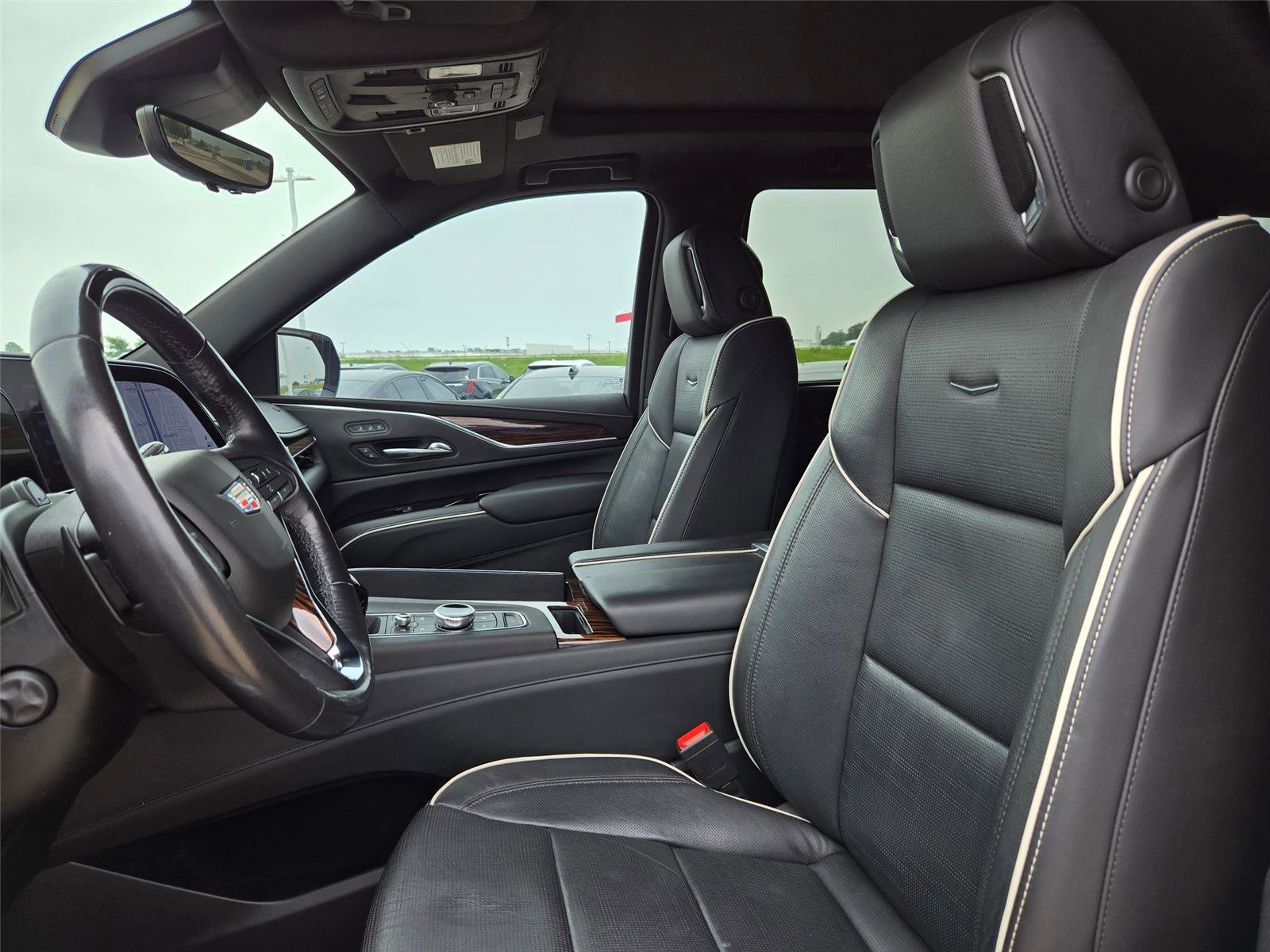 Used 2022 Cadillac Escalade Premium Luxury AWD/4WD image 29