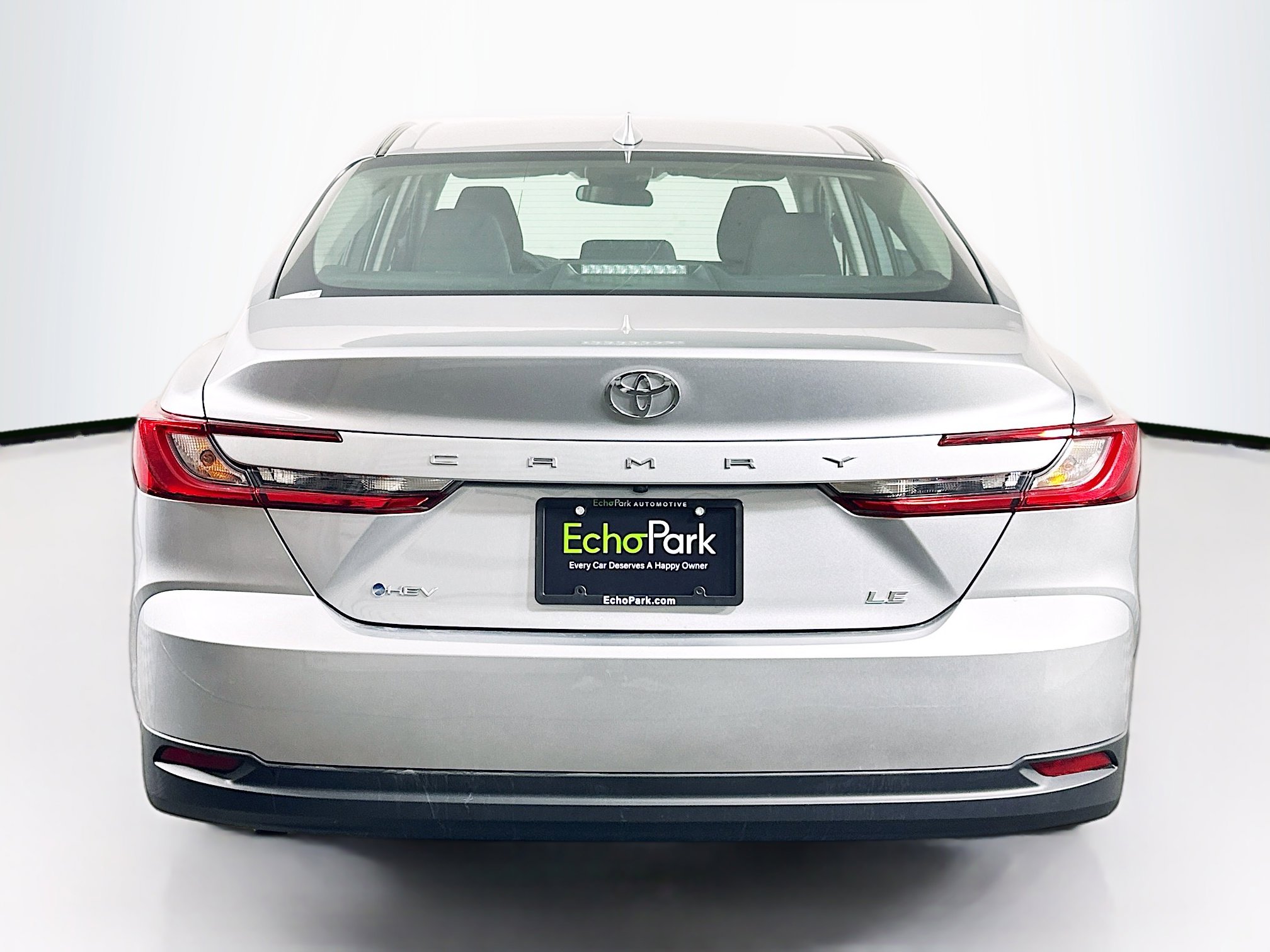 Used 2025 Toyota Camry LE image 7