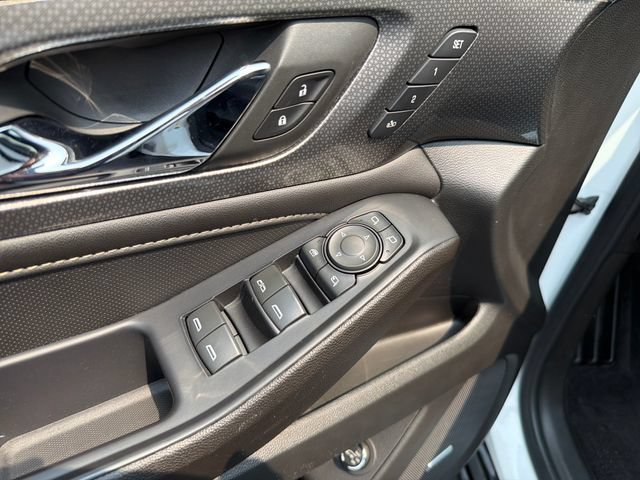 Used 2022 Chevrolet Traverse Premier w/ Redline Edition AWD/4WD image 13