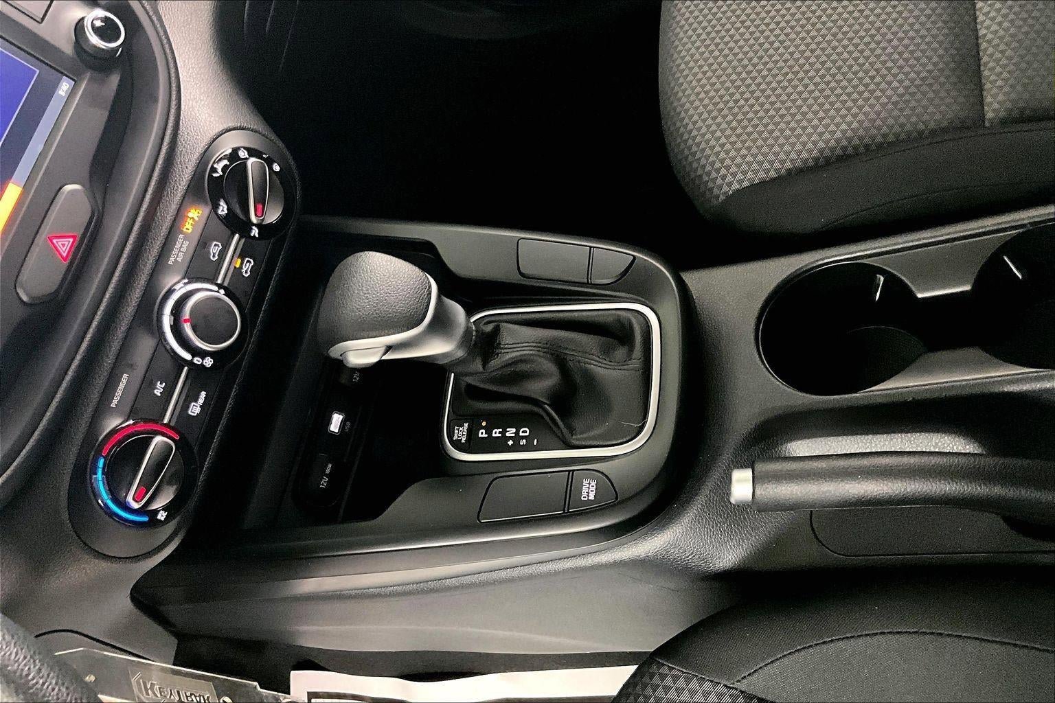Used 2025 Kia Soul LX FWD image 18