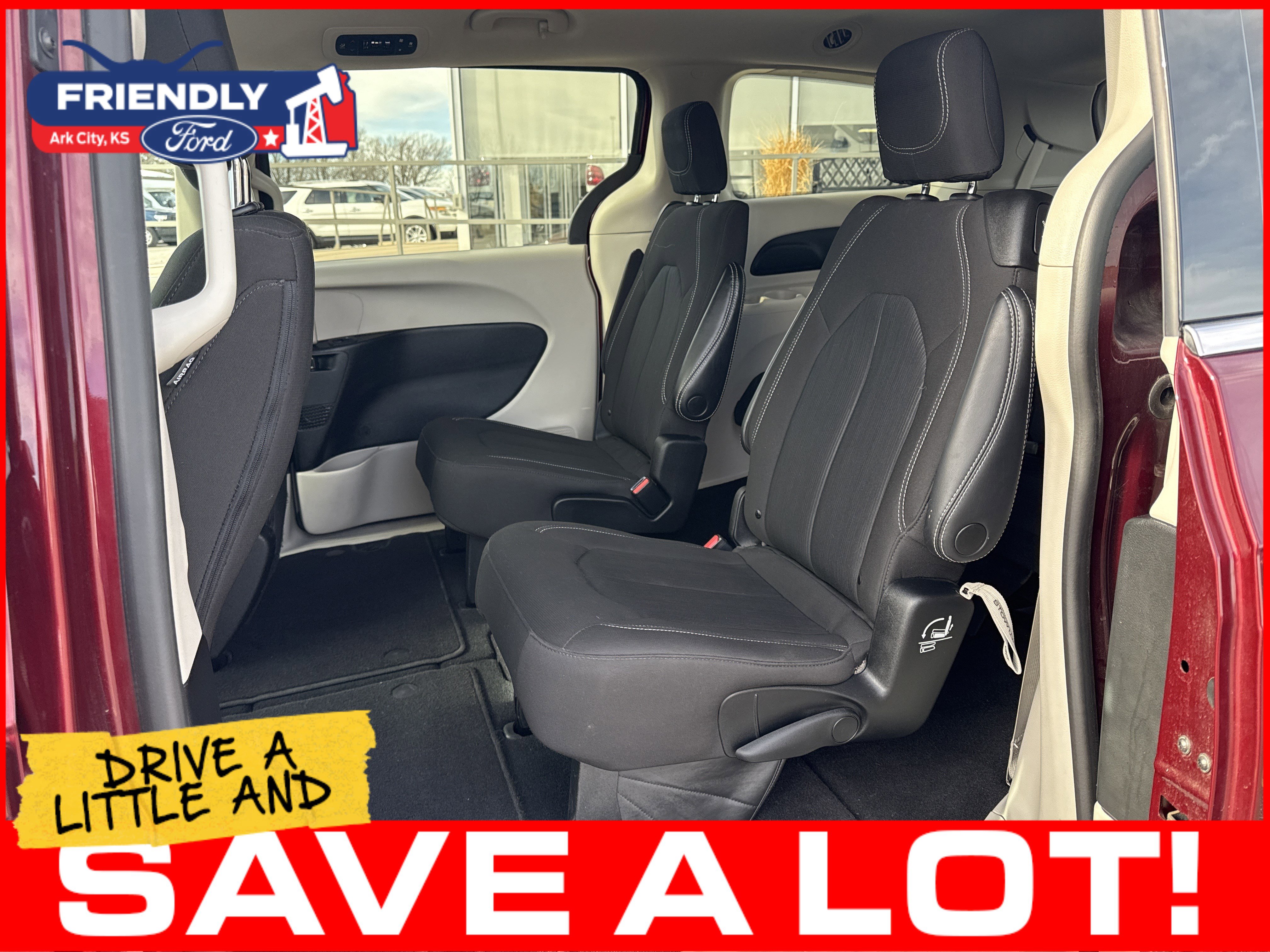Used 2023 Chrysler Voyager LX FWD image 14