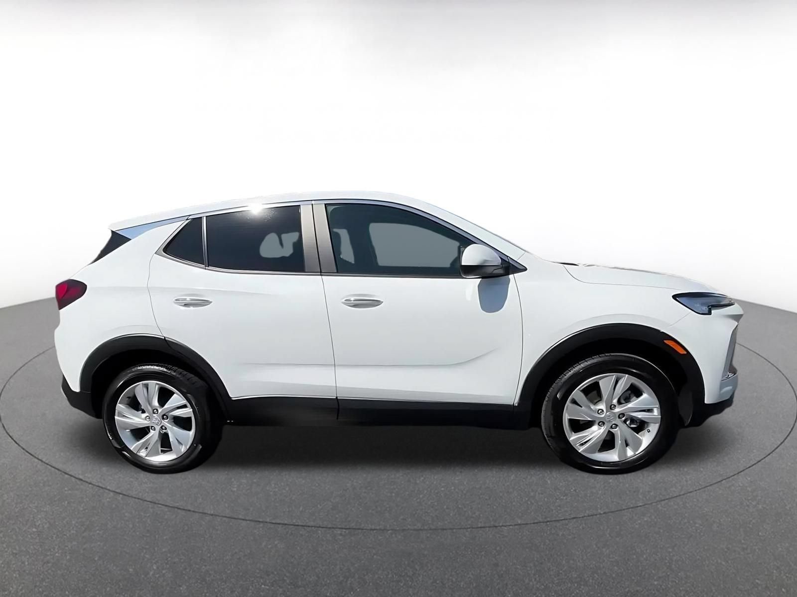 Used 2025 Buick Encore GX Preferred AWD/4WD image 16