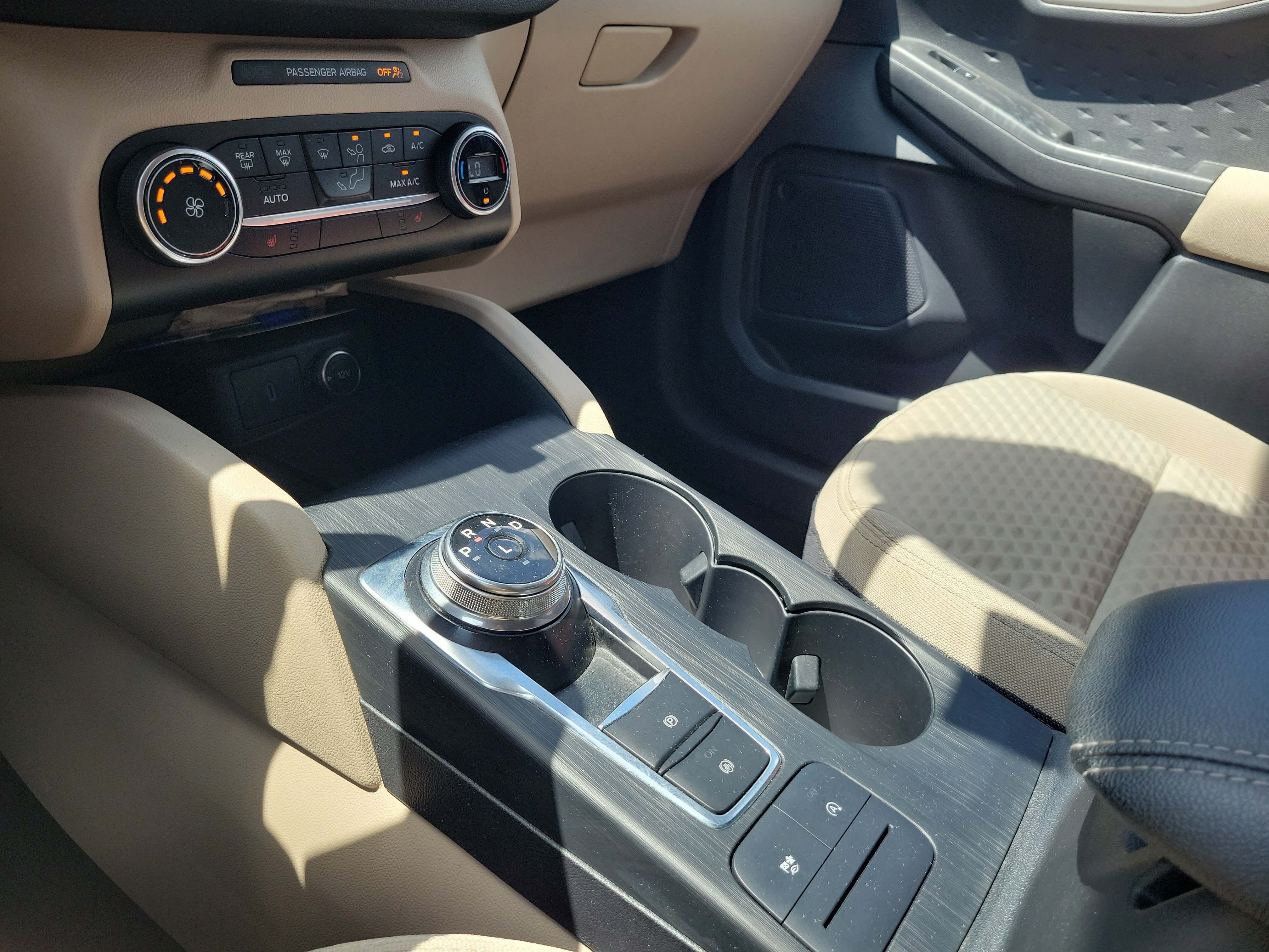 Certified 2020 Ford Escape SE FWD image 28