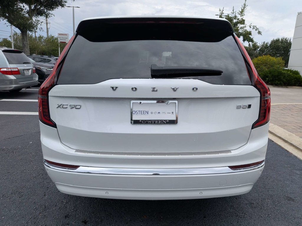 Certified 2026 Volvo XC90 B5 Plus w/ Protection Package Premier AWD/4WD image 5