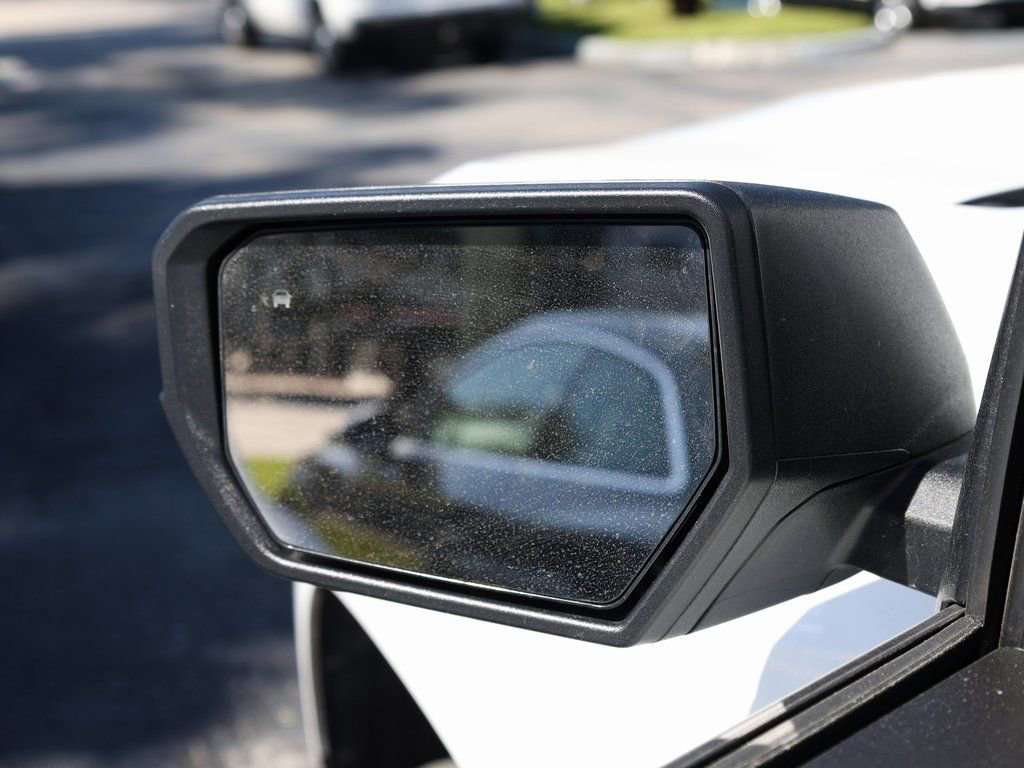 Used 2025 Chevrolet Colorado W/T image 8