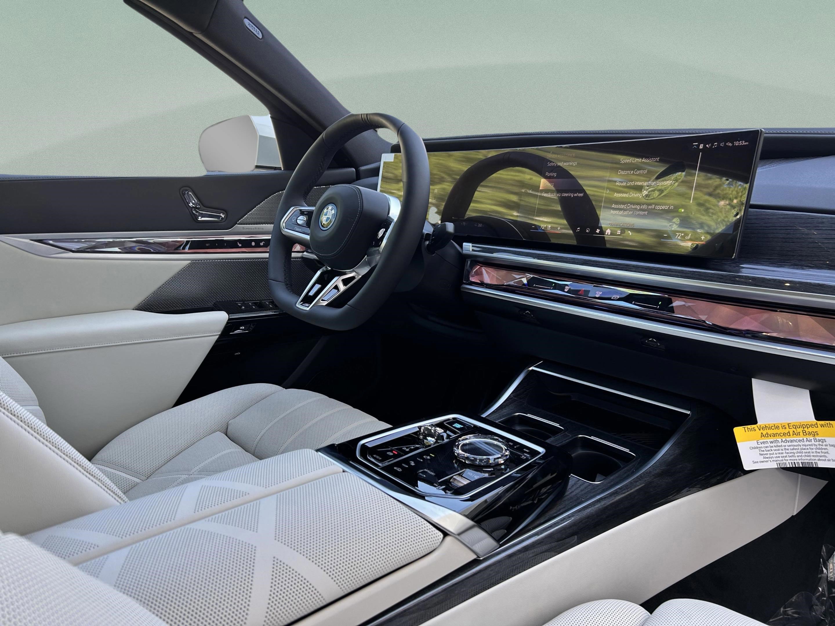 Used 2025 BMW i7 xDrive60 image 33