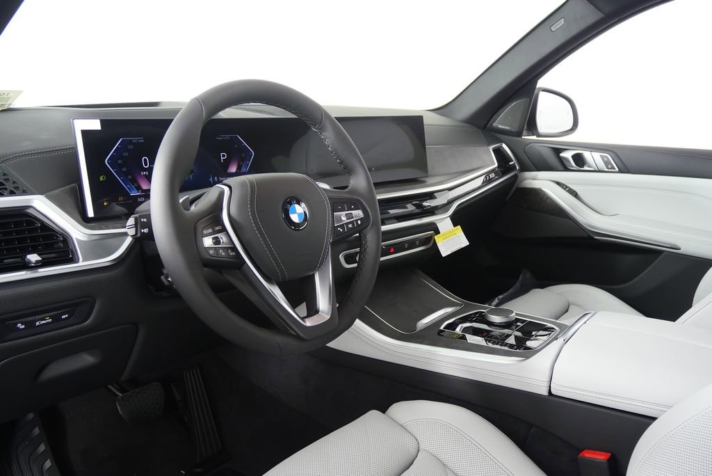 Used 2026 BMW X5 xDrive40i w/ Climate Comfort Package image 12