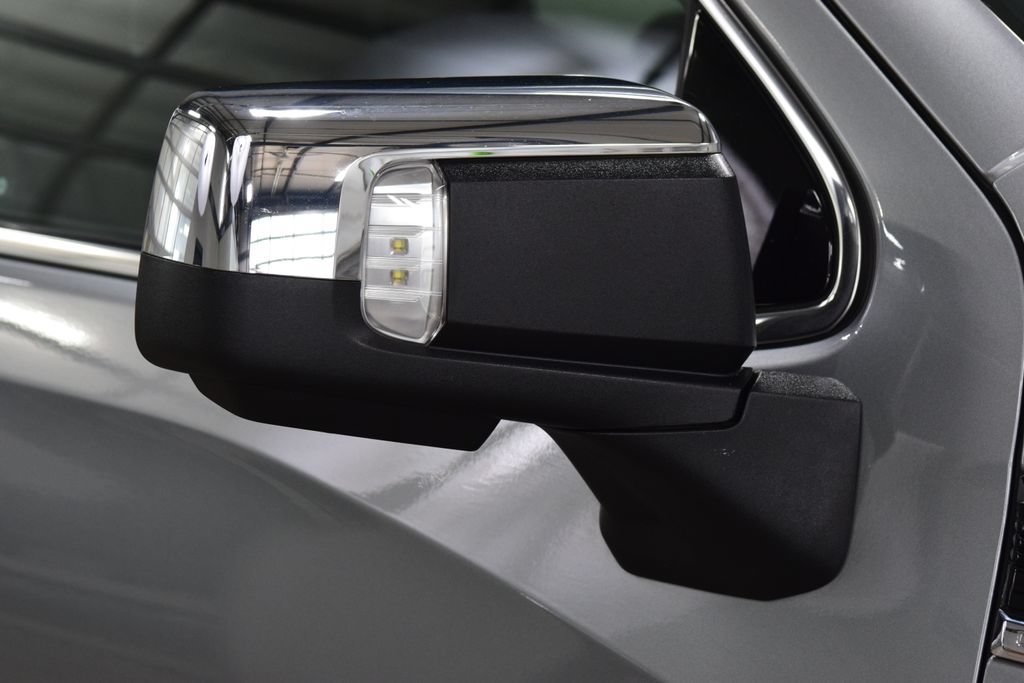 Used 2024 GMC Sierra 1500 Denali AWD/4WD image 18