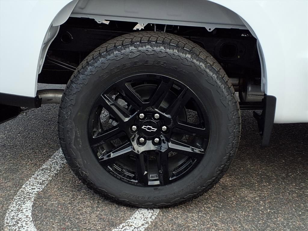 New 2026 Chevrolet Silverado 1500 Custom w/ Turbomax Blackout Package image 7