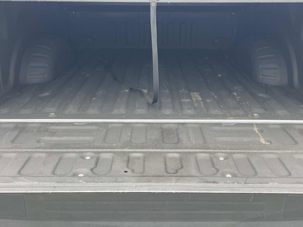 Used 2022 Ford F350 Lariat image 12