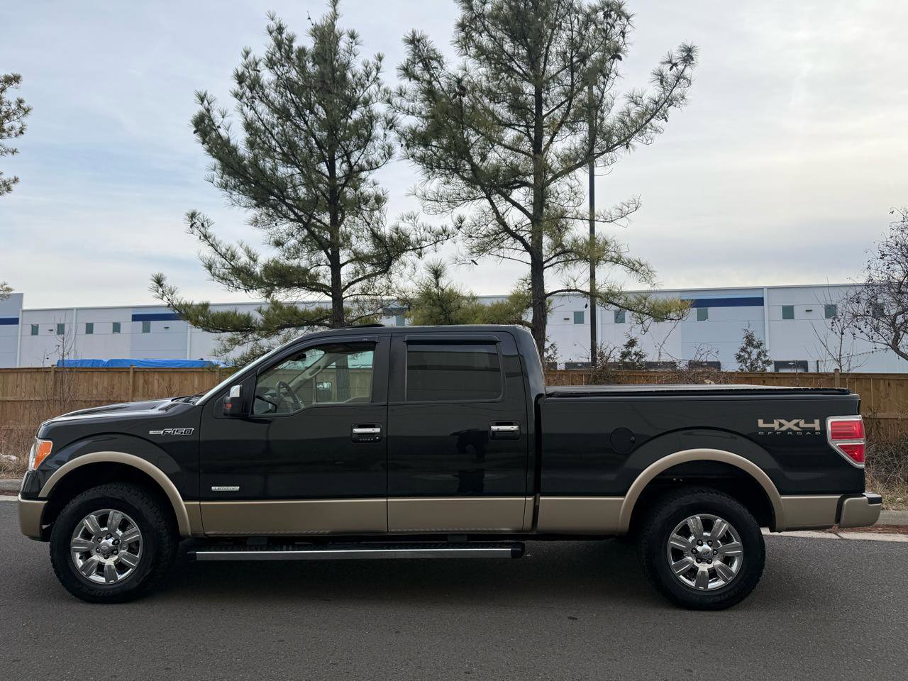 Used 2012 Ford F150 Lariat w/ Lariat Chrome Pkg image 9