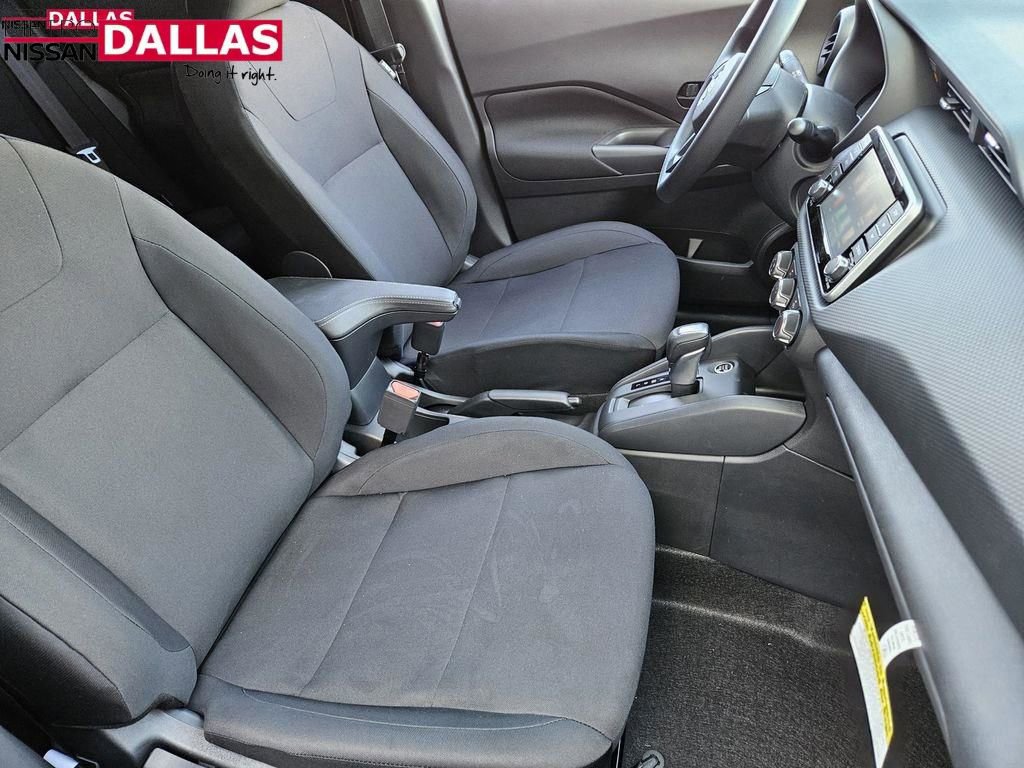 New 2025 Nissan Kicks Play S image 12