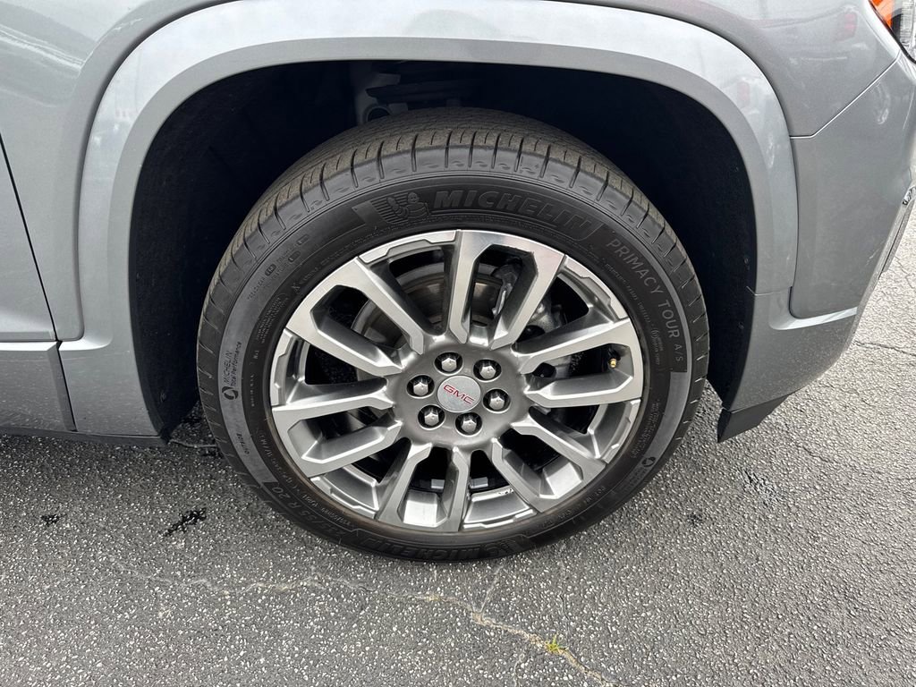 Used 2023 GMC Acadia Denali w/ Denali Technology Package image 13