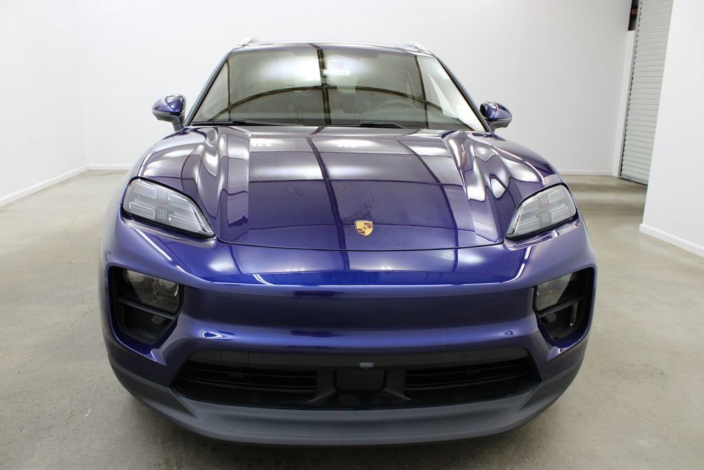 New 2024 Porsche Macan 4 Electric image 10