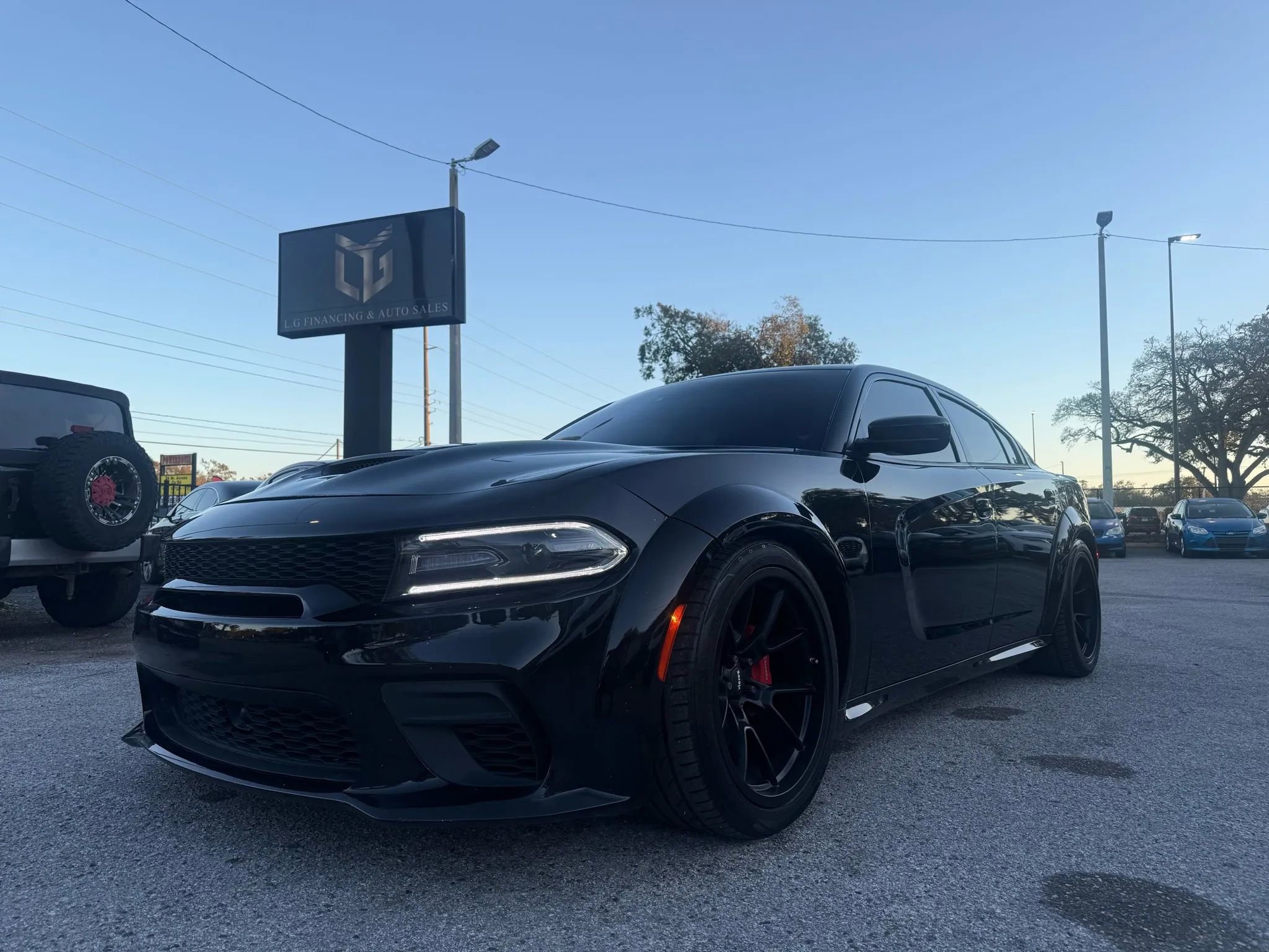 Used 2017 Dodge Charger R/T Scat Pack w/ Technology Group RWD image 1