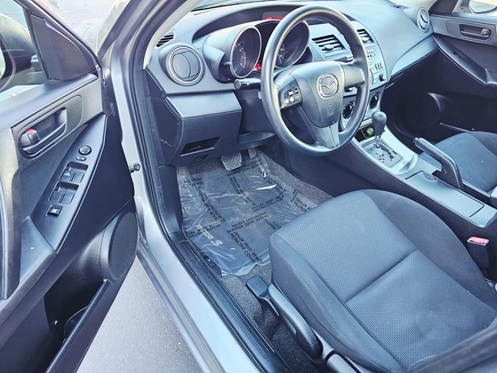 Used 2010 MAZDA MAZDA3 i Sport image 9