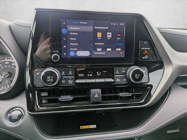 Used 2023 Toyota Highlander XLE image 15