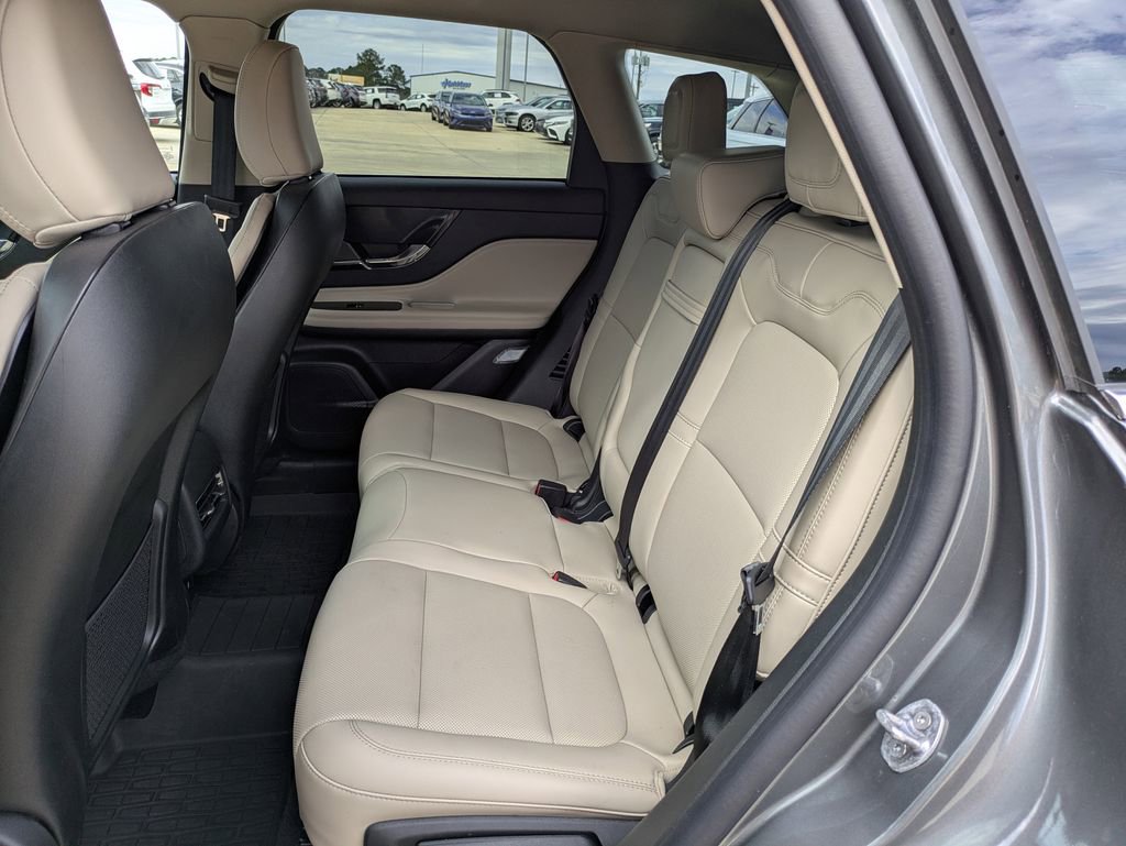 Used 2025 Lincoln Corsair FWD w/ Equipment Group 101A image 9