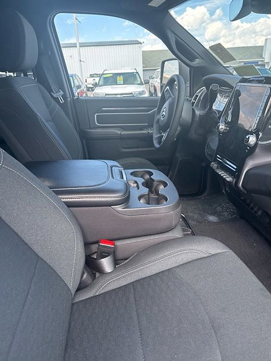 Used 2025 RAM 2500 Big Horn AWD/4WD image 13