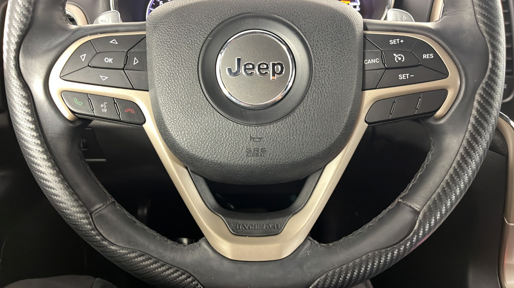 Used 2017 Jeep Grand Cherokee Laredo AWD/4WD image 25